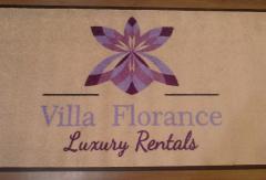килим с лого Villa Florance
